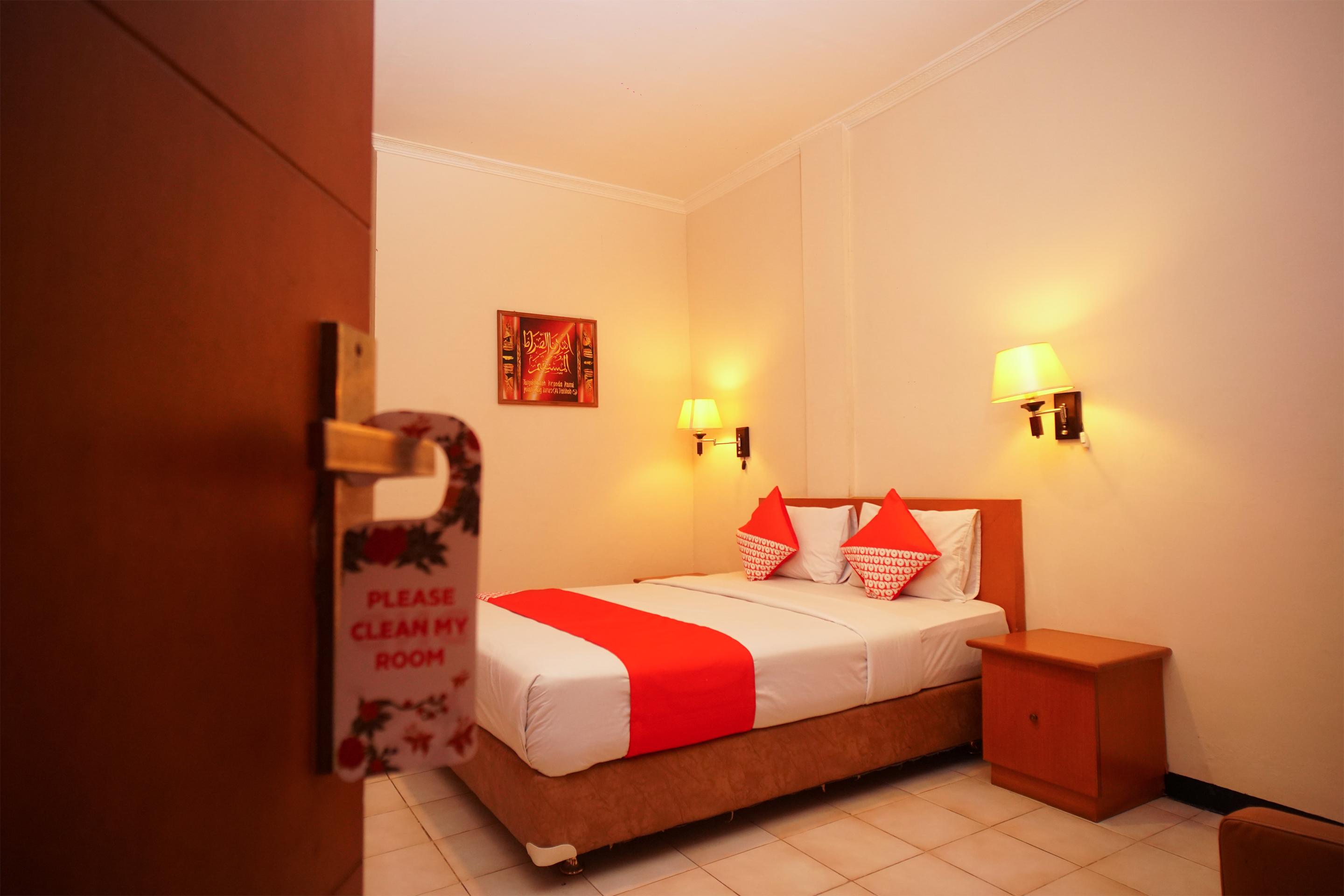 โอโย 142 โฮเต็ล อัลฟูร์กอน ชาเรียะฮ์ Hotel ปาเลมบัง ภายนอก รูปภาพ
