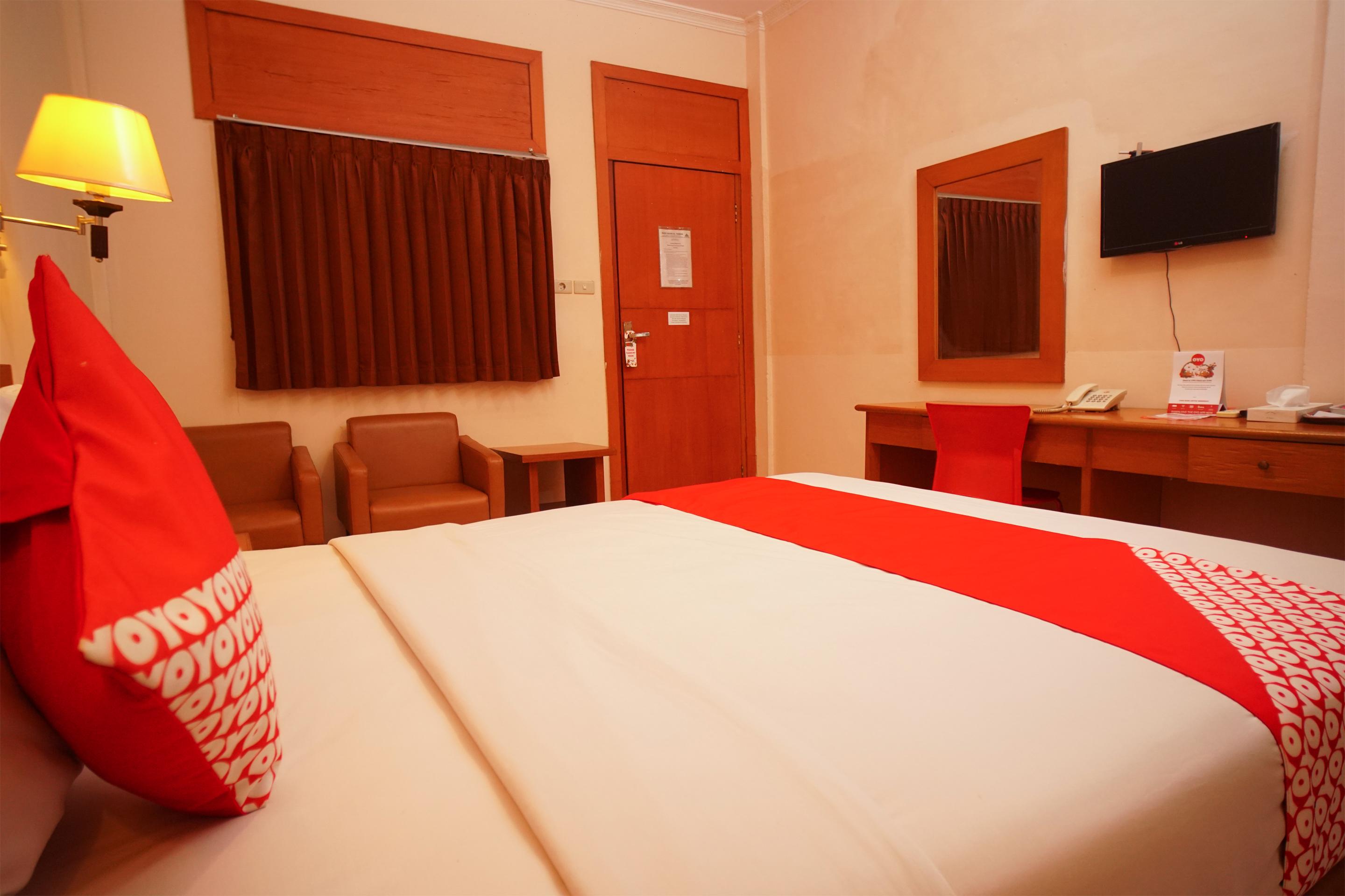 โอโย 142 โฮเต็ล อัลฟูร์กอน ชาเรียะฮ์ Hotel ปาเลมบัง ภายนอก รูปภาพ