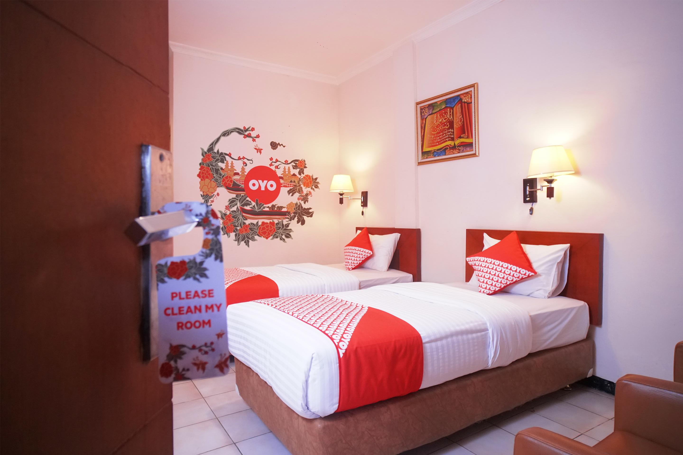 โอโย 142 โฮเต็ล อัลฟูร์กอน ชาเรียะฮ์ Hotel ปาเลมบัง ภายนอก รูปภาพ