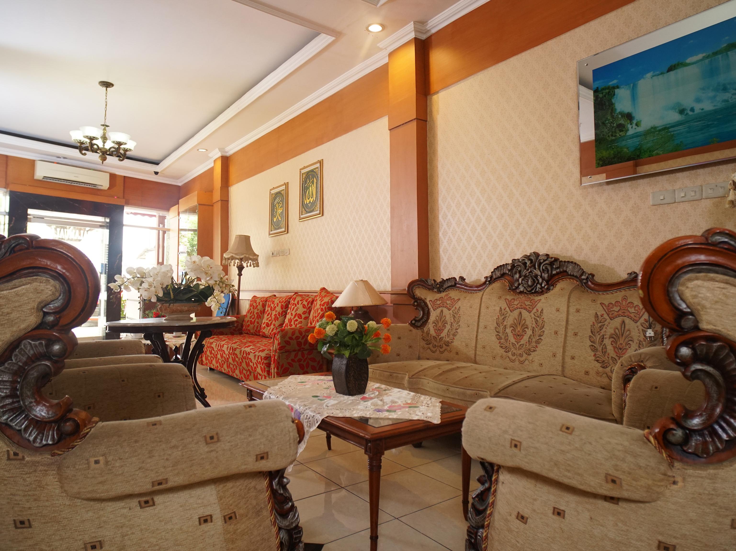 โอโย 142 โฮเต็ล อัลฟูร์กอน ชาเรียะฮ์ Hotel ปาเลมบัง ภายนอก รูปภาพ