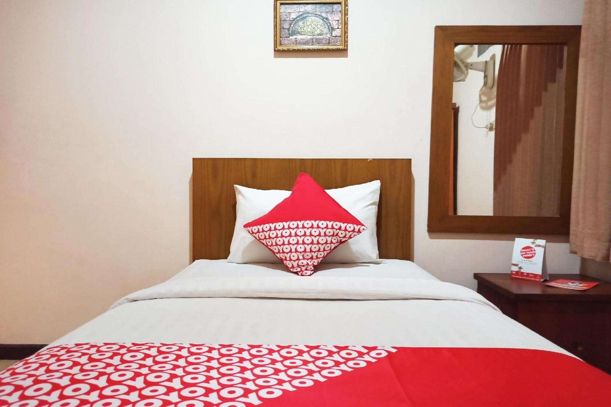 โอโย 142 โฮเต็ล อัลฟูร์กอน ชาเรียะฮ์ Hotel ปาเลมบัง ภายนอก รูปภาพ