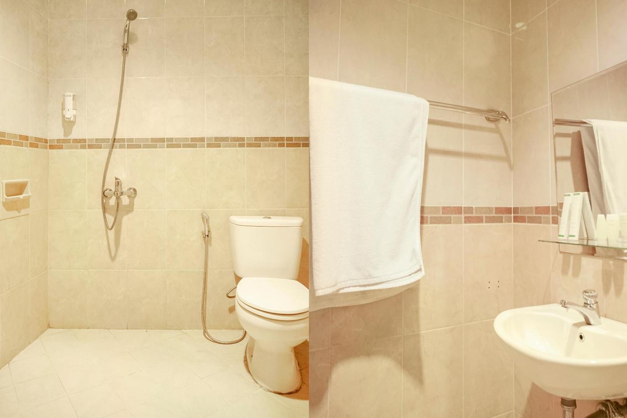 โอโย 142 โฮเต็ล อัลฟูร์กอน ชาเรียะฮ์ Hotel ปาเลมบัง ภายนอก รูปภาพ