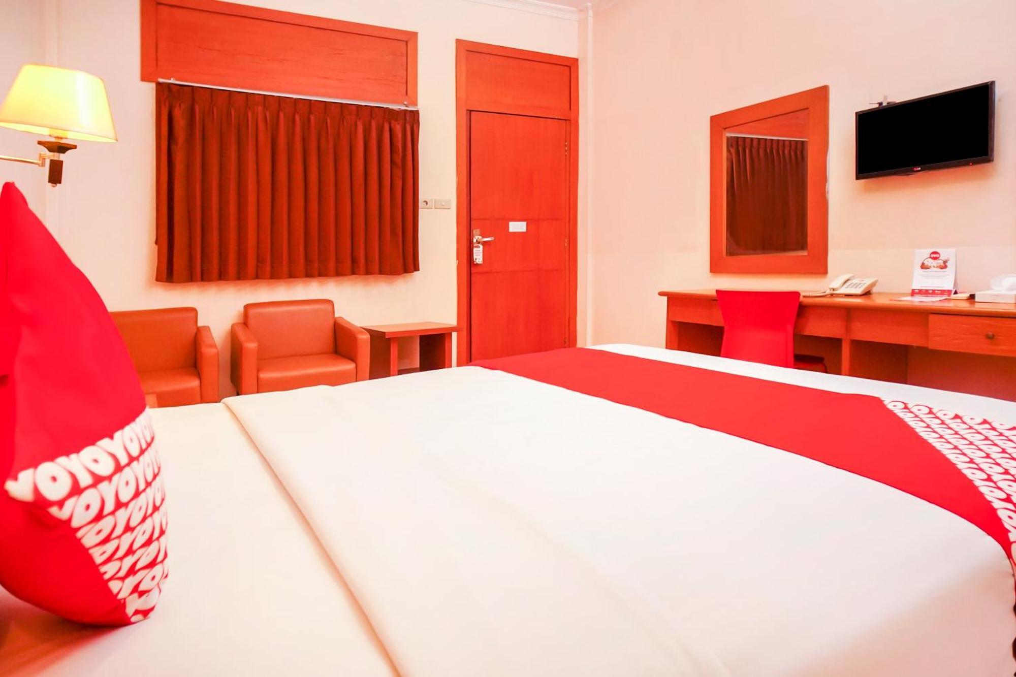 โอโย 142 โฮเต็ล อัลฟูร์กอน ชาเรียะฮ์ Hotel ปาเลมบัง ภายนอก รูปภาพ