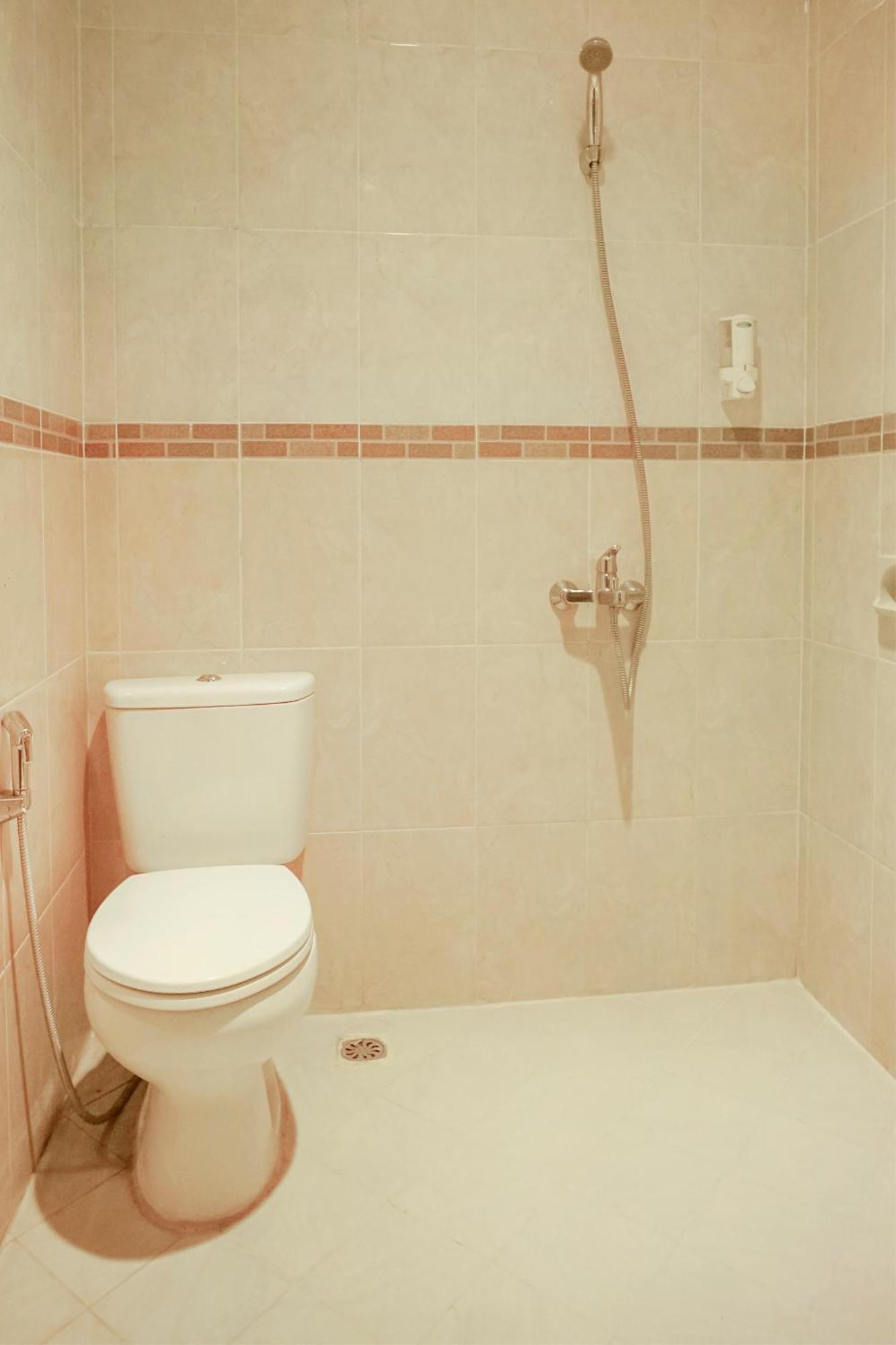 โอโย 142 โฮเต็ล อัลฟูร์กอน ชาเรียะฮ์ Hotel ปาเลมบัง ภายนอก รูปภาพ