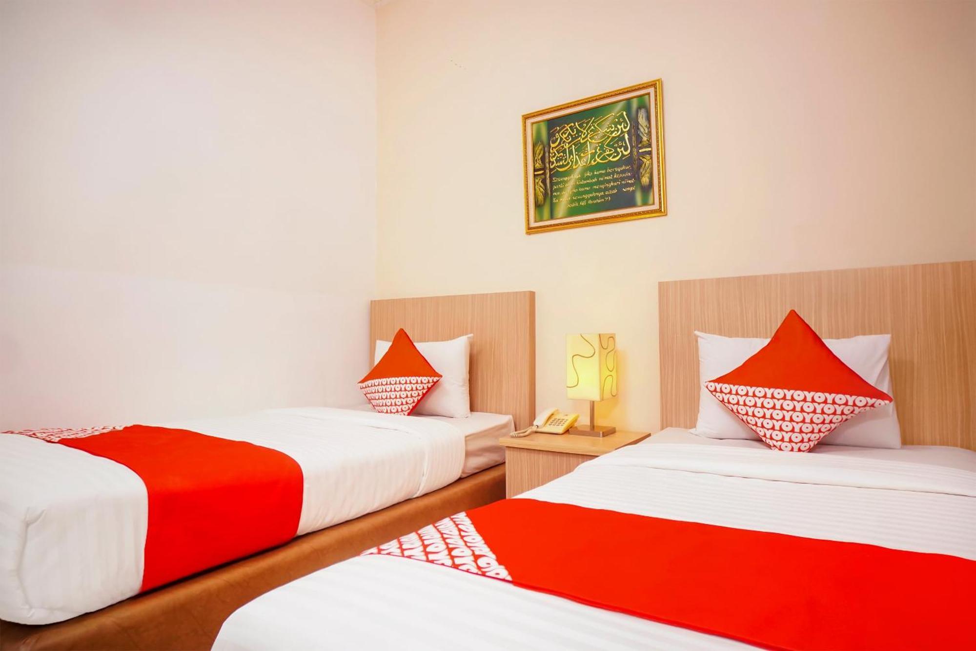 โอโย 142 โฮเต็ล อัลฟูร์กอน ชาเรียะฮ์ Hotel ปาเลมบัง ภายนอก รูปภาพ