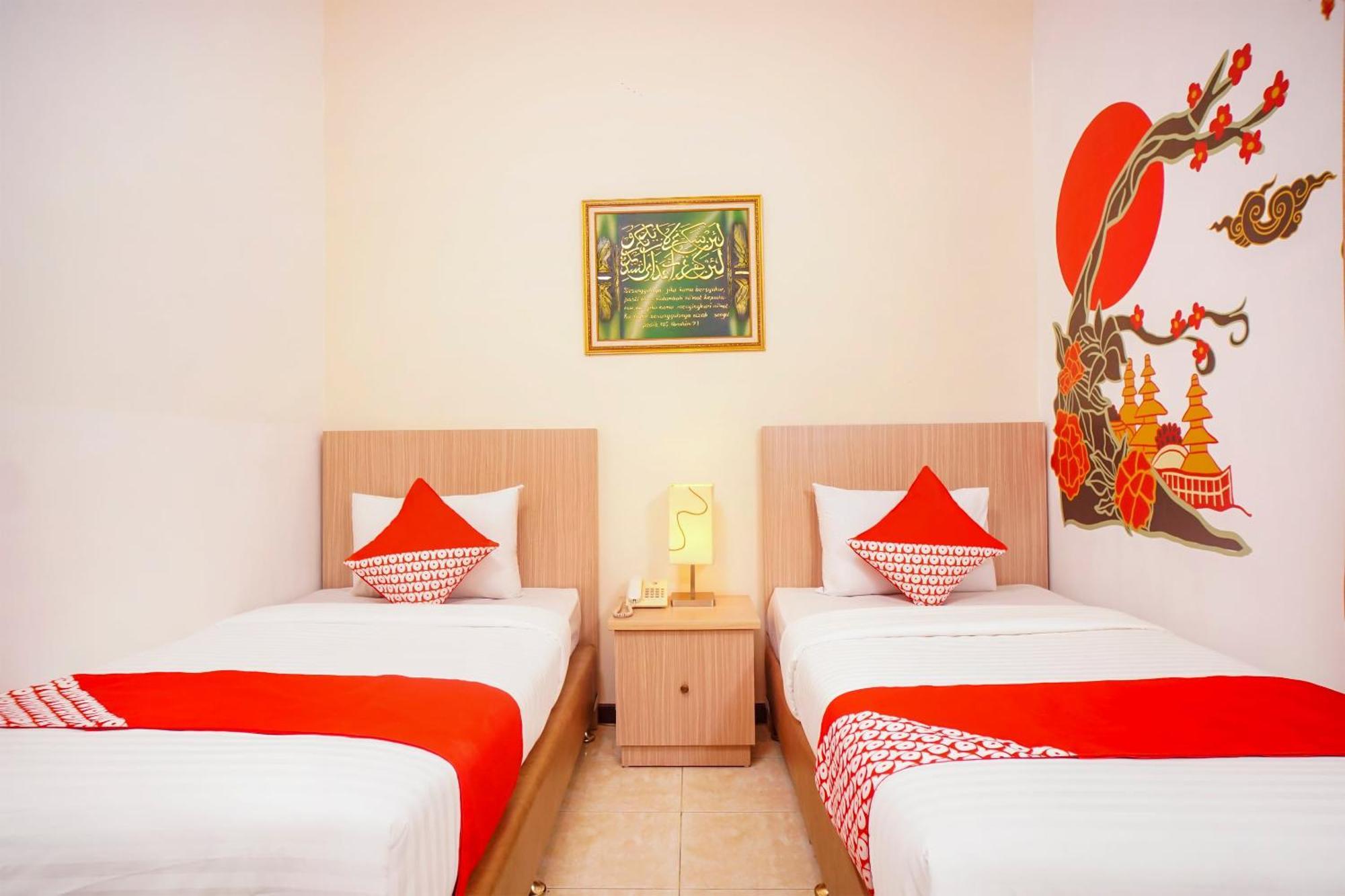 โอโย 142 โฮเต็ล อัลฟูร์กอน ชาเรียะฮ์ Hotel ปาเลมบัง ภายนอก รูปภาพ
