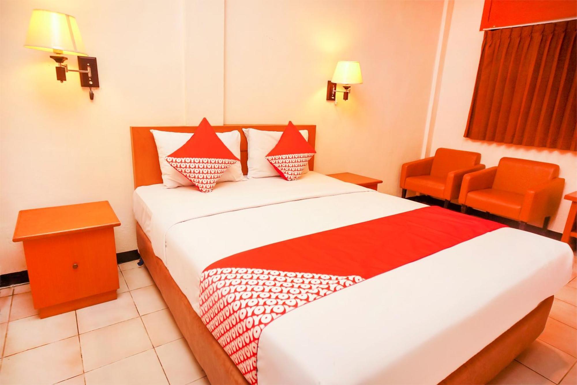 โอโย 142 โฮเต็ล อัลฟูร์กอน ชาเรียะฮ์ Hotel ปาเลมบัง ภายนอก รูปภาพ
