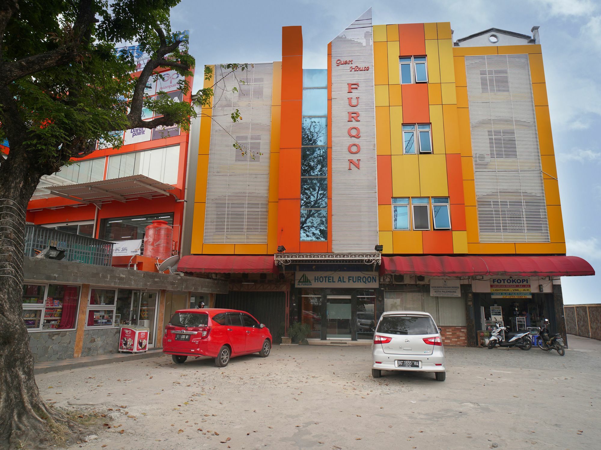 โอโย 142 โฮเต็ล อัลฟูร์กอน ชาเรียะฮ์ Hotel ปาเลมบัง ภายนอก รูปภาพ